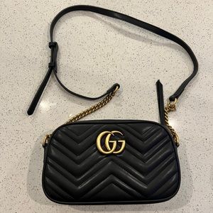 GG marking small shoulder bag